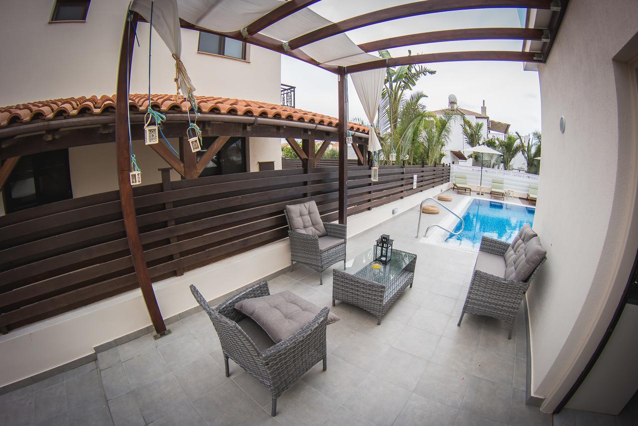 Villa Elena ไอยานาปา ภายนอก รูปภาพ